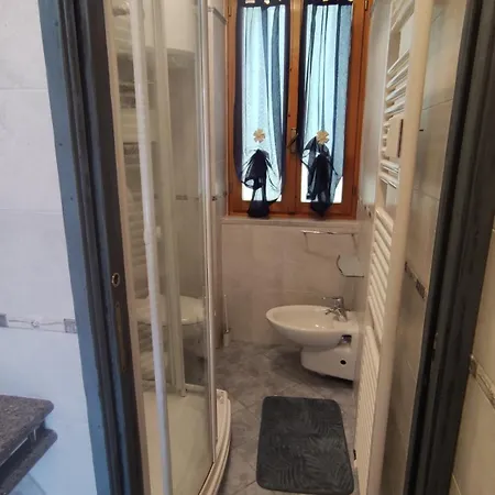 With Private Garage And Garden Apartman *